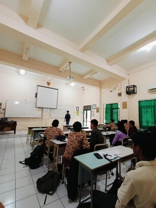 SMAN 2 Sidoarjo · Contract
